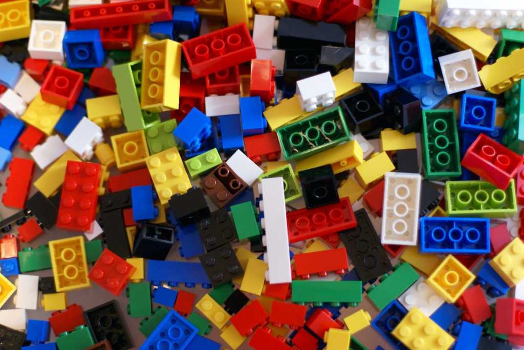 A pile of multicoloured Lego bricks